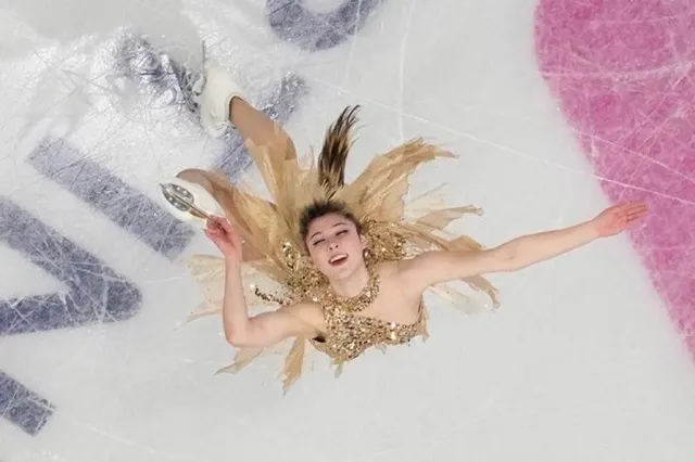 Alysa Liu Lying On The Ice meme template