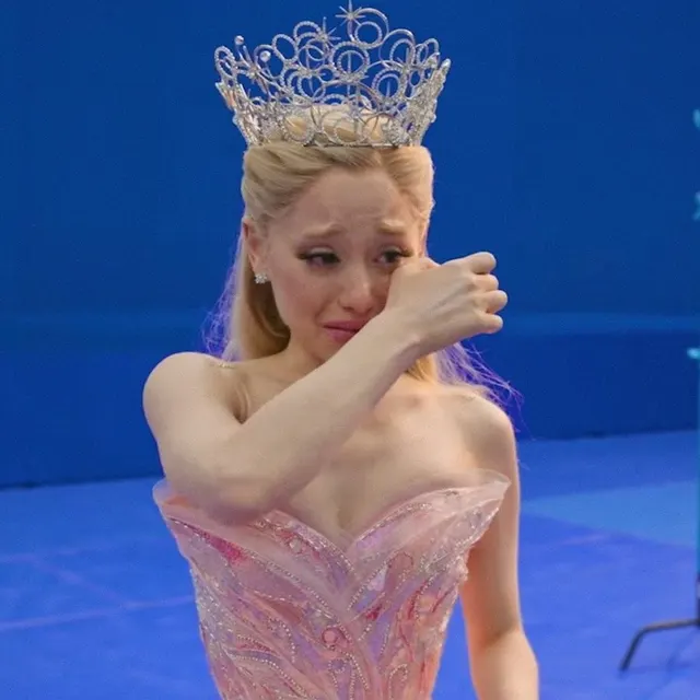Ariana Grande Crying As Glinda meme template