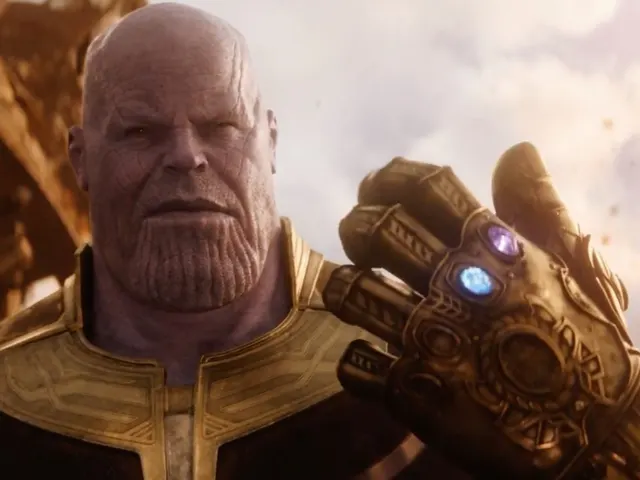 Thanos With Infinity Gauntlet meme template